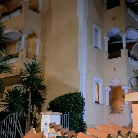 Apartamento Fronte Mare Con Giardino E Barbeque