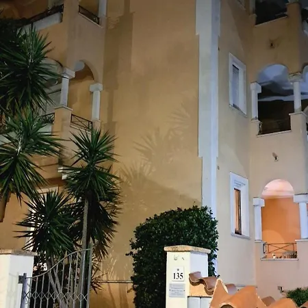 Apartamento Fronte Mare Con Giardino E Barbeque